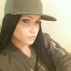 Meet your Posher, Inez