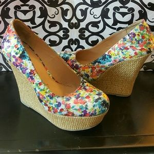 Floral Wedge