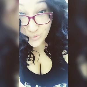 Meet your Posher, Valeria