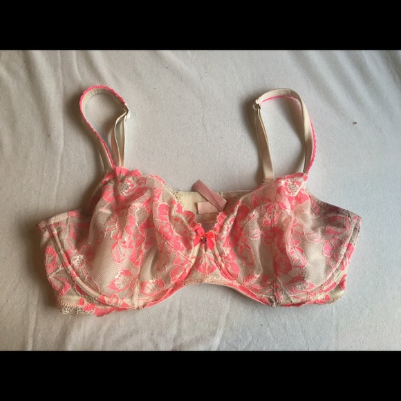 38DD Floral Victoria's Secret Bra Body Unlined