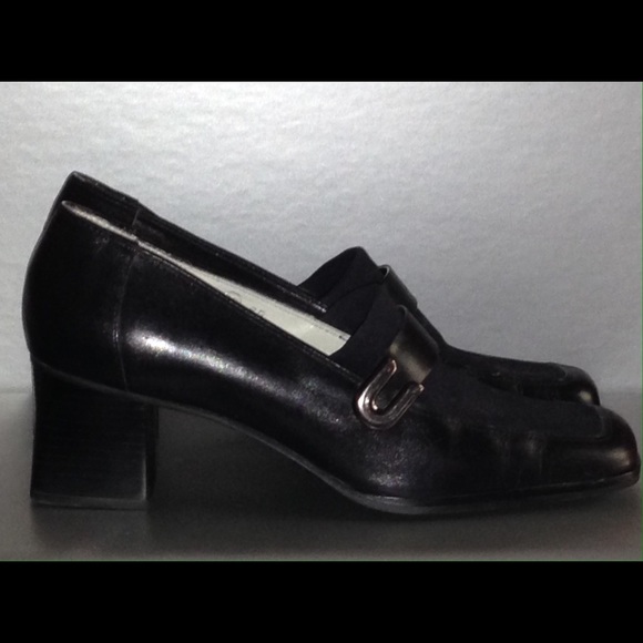 Unisa 👠 black low heel