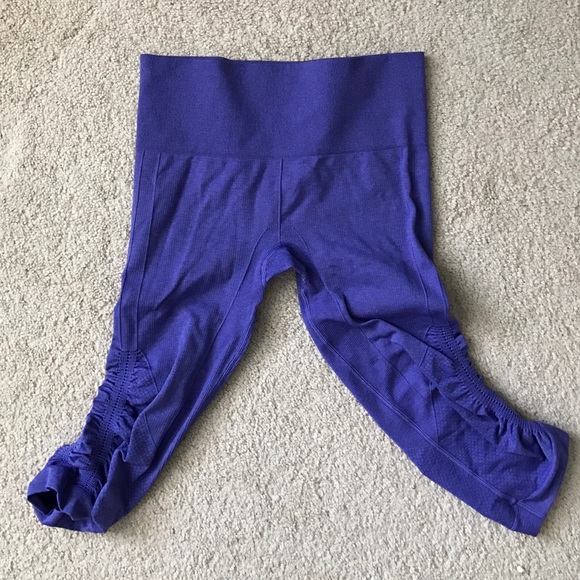 Lululemon In The Flow crops