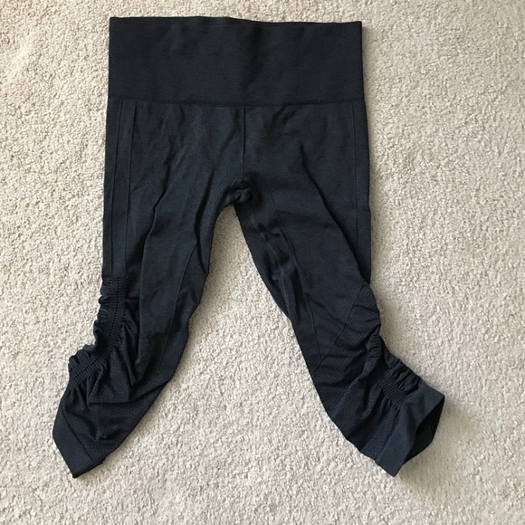 Lululemon In The Flow crops