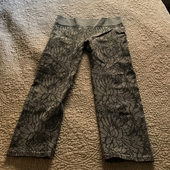Fabletics Printed Capris