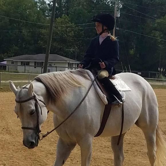 Meet your Posher, Amanda - Picture 1 of 1