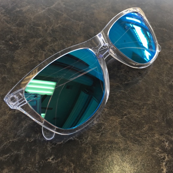 NWOT Unisex Oakley Frogskin - Picture 2 of 4