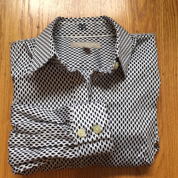 Banana Republic non-iron fitted blouse