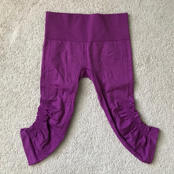 Lululemon In The Flow crops