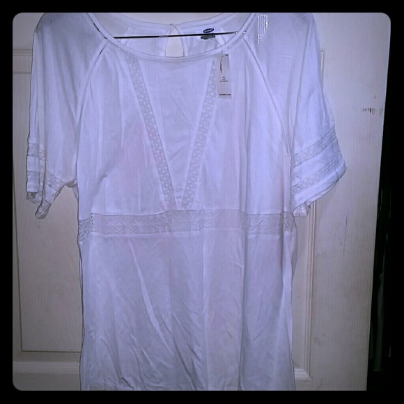 Sweet white peasant style top.