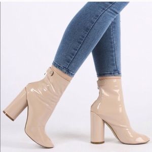 Public desire lia boot!