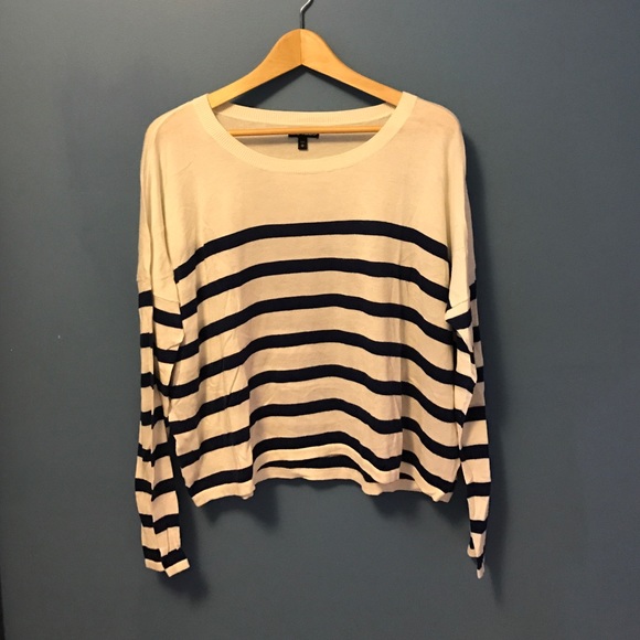 Lightweight cropped express sweater