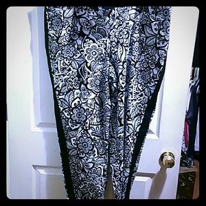 Abstract floral print ankle pants