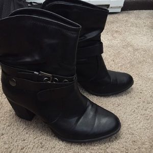 Mordern Rush black boots