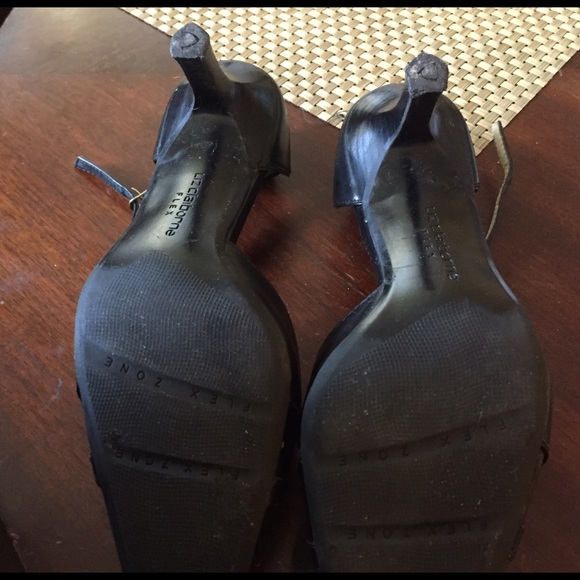 Liz Claiborne flex - Picture 3 of 3