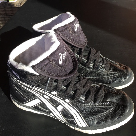Wrestling shoes-size 3