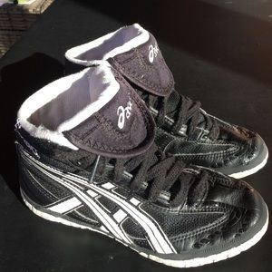Wrestling shoes-size 3