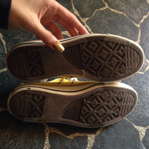 lemon converses - Picture 3 of 4