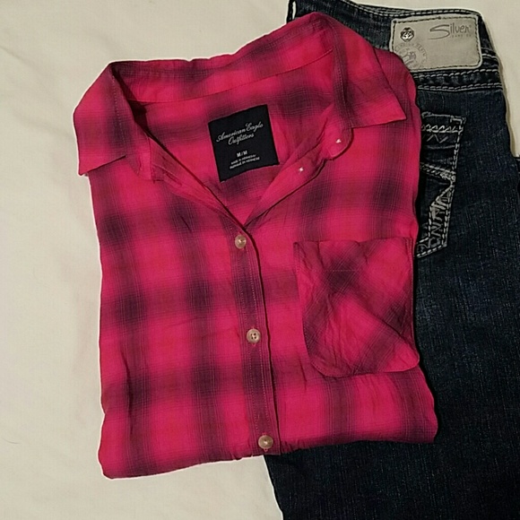Great condition plaid button up from AE