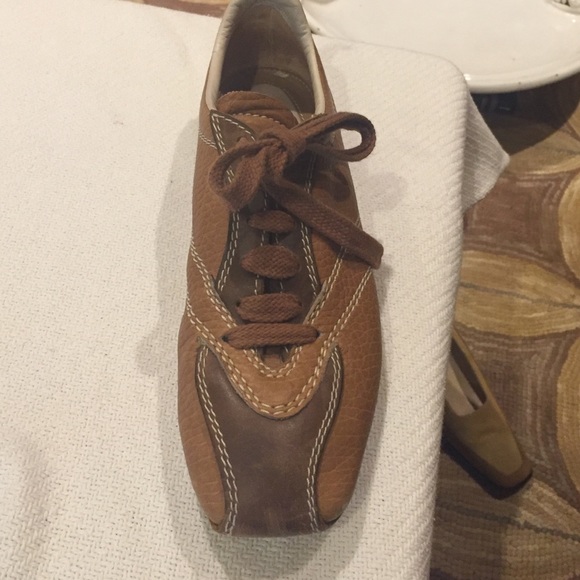 Bottega Veneta walking shoes