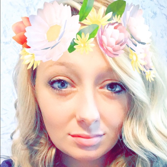 Meet your Posher, Brooke - Picture 1 of 1