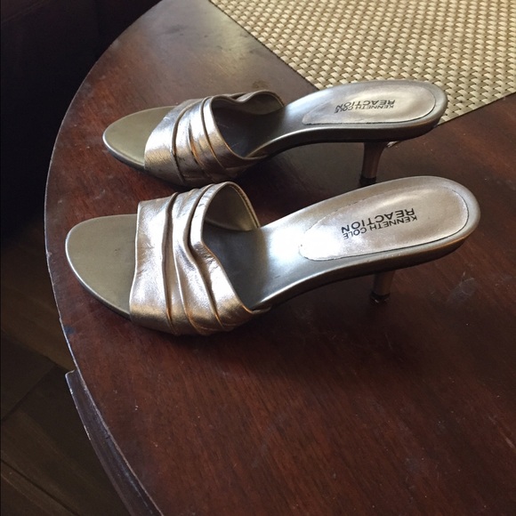 Kenneth Cole reaction - Picture 2 of 3