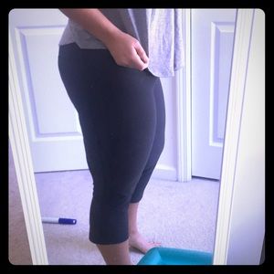 Nike Dri Fit Capri workout pants