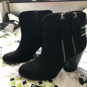 Carlos Santana Madera Booties