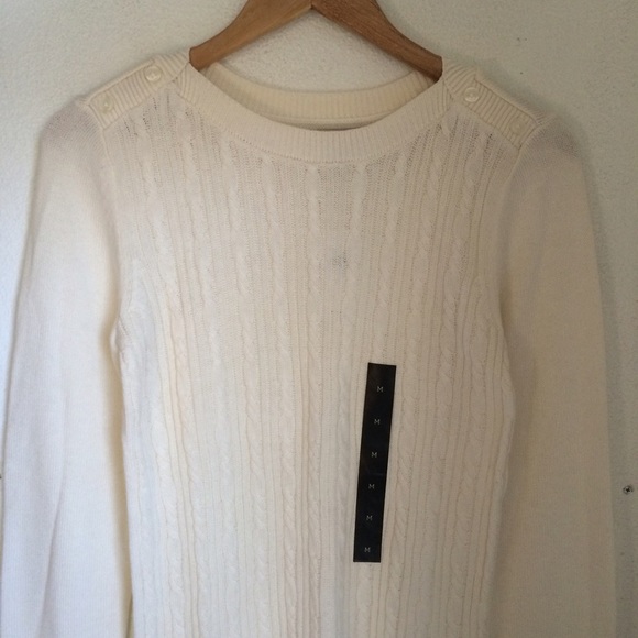 ❌SOLD ❌NWT Cable knit Sweater - Picture 2 of 2