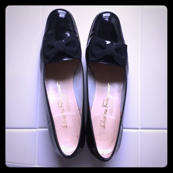 🎀Ferragamo Boutique patent bow heels🎀 Size 8B.