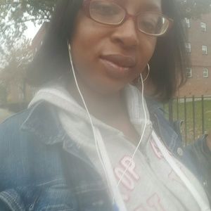 Meet your Posher, Latisha