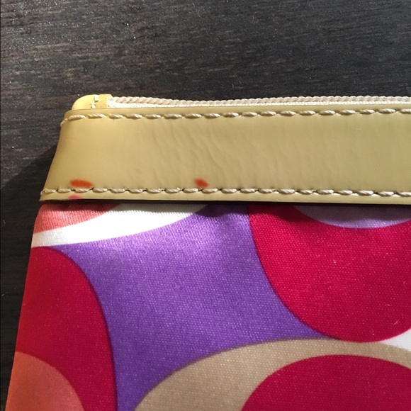 Coach wristlet. New without tags - Picture 2 of 2