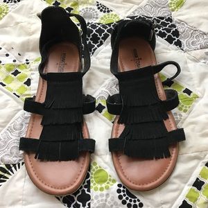Maui Minnetonka Fringe Sandal