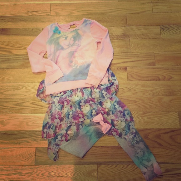 Little girls size 6x Rapunzel sweatshirt