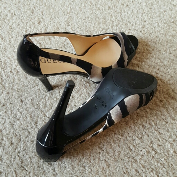 Like New GUESS High Heels - Picture 3 of 4
