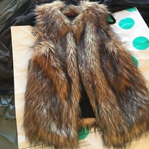 F21 Medium Faux Fur Vest