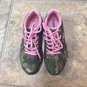 Ladies camouflage sneakers