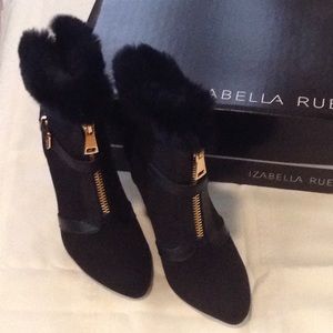 Brand new IZABELLA RUE black booties
