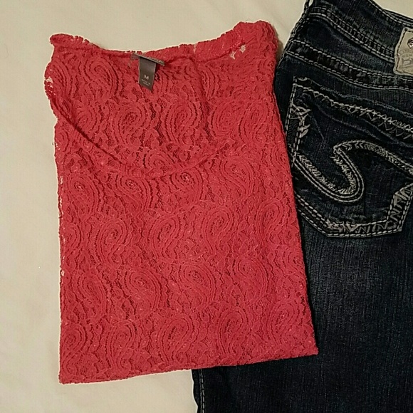 Like new! Long sleeve tee