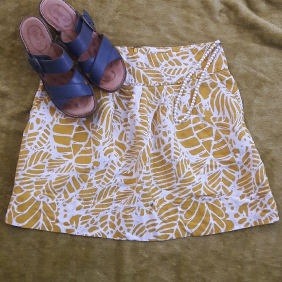 Ann Taylor Dresses & Skirts - Ann Taylor Loft Yellow and white skirt with pocket