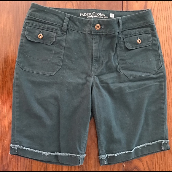3/$18 🐾 Faded Glory Forest Green shorts~ B6 - Picture 2 of 2