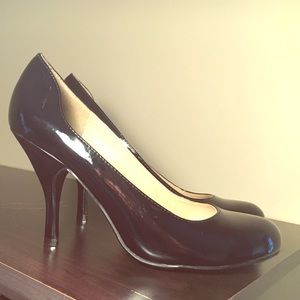 Chinese Laundry Black Patent Leather Heels - 10M