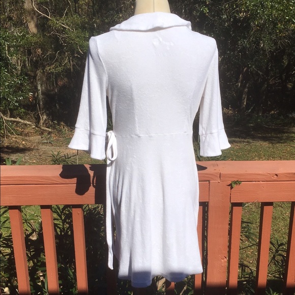 White bathrobe M/L - Picture 2 of 4