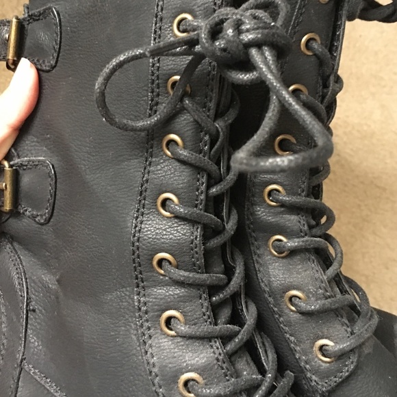 ‼️‼️ SOLD ‼️‼️ Black Combat Boots - Picture 4 of 4