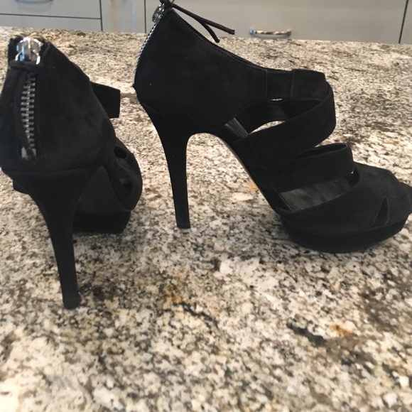 Shoes - Picture 2 of 3
