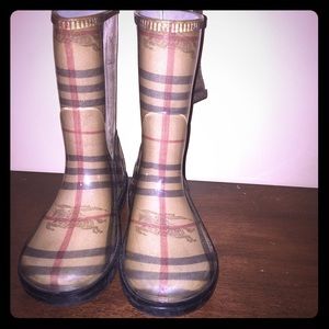 Kids Burberry rain boots 11/12 ages 4/5