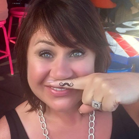 Meet your Posher, Kimberly - Picture 1 of 1