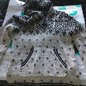 Forever 21 Large Sweater Hoodie Black White