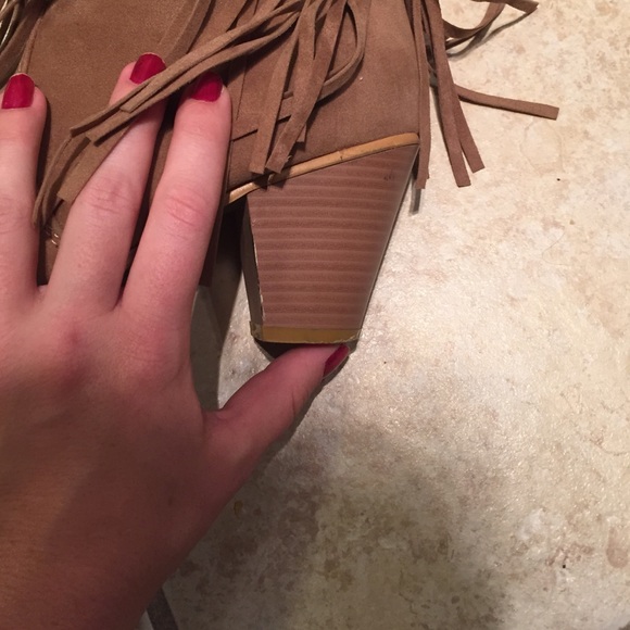 Fringe boots - Picture 3 of 4