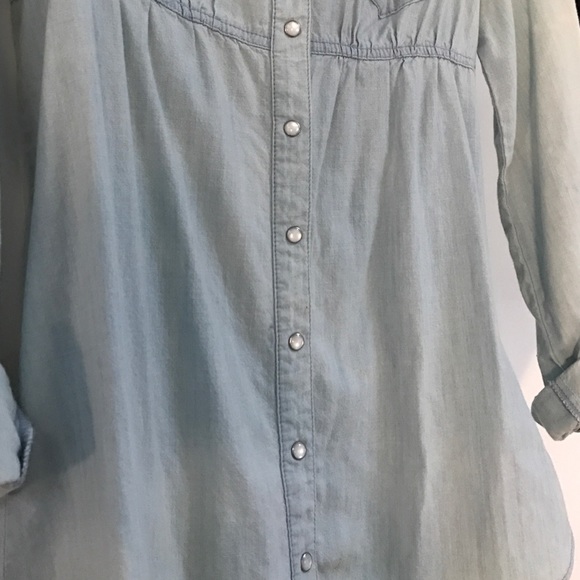 EXPRESS DENIM WASH TOP - Picture 2 of 4