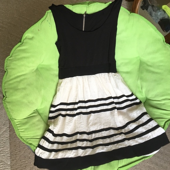 Dress 👗 - Picture 1 of 3